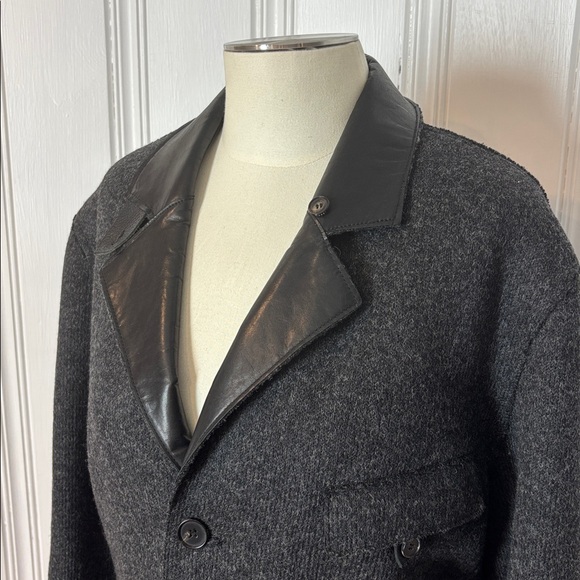 🖤 M0851 Wool Blend & Leather Coat – Made in Canada - Size Medium - Picture 8 of 12